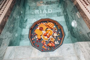 Tägliches inbegriffenes großes Frühstück