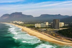 Beach - Apartamento Beira-mar no Hotel Nacional com Vista Para as Montanhas (São Conrado Rio de Janeiro)