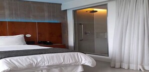 1 bedroom, in-room safe, iron/ironing board, travel cot - Apartamento Beira-mar no Hotel Nacional com Vista Para as Montanhas (São Conrado Rio de Janeiro)
