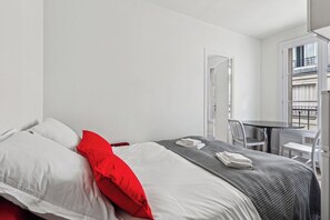 1 bedroom, WiFi, bed sheets