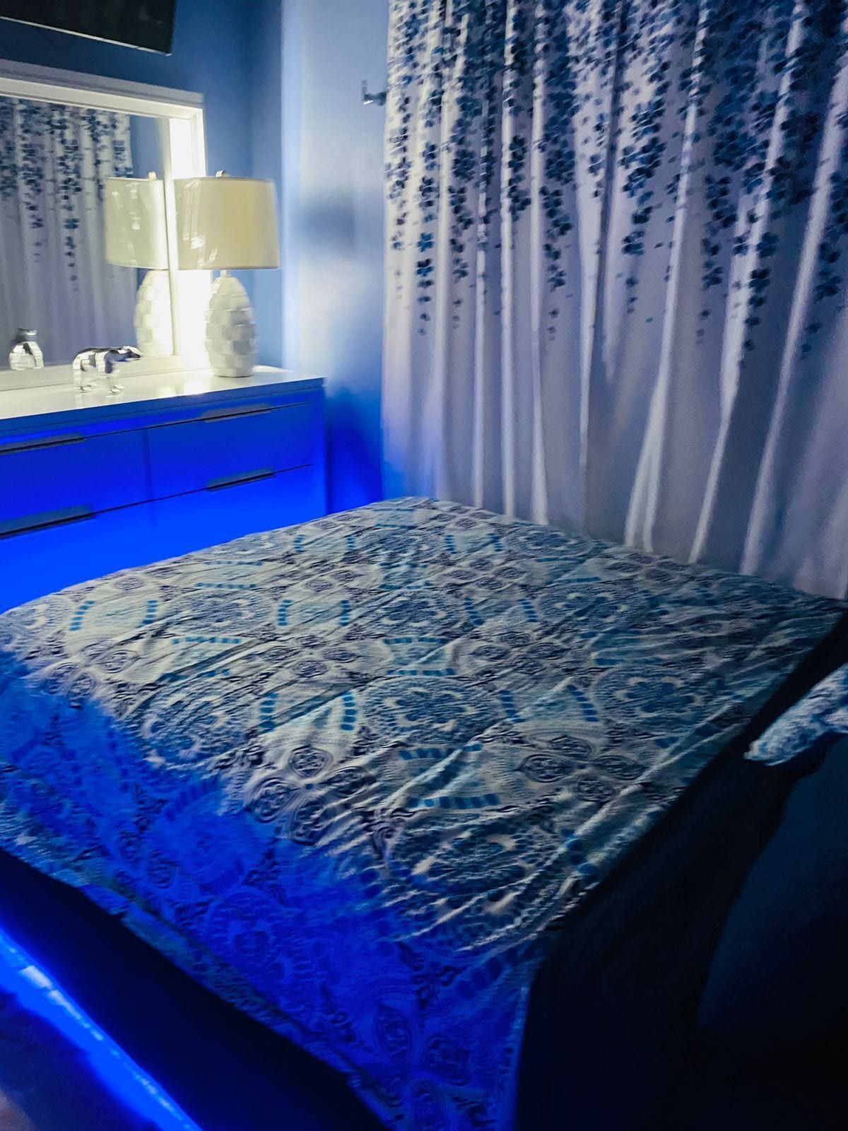 Iron/ironing board, free WiFi