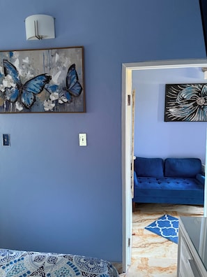 Luxury Studio Suite, Non Smoking, Pool View | Living area