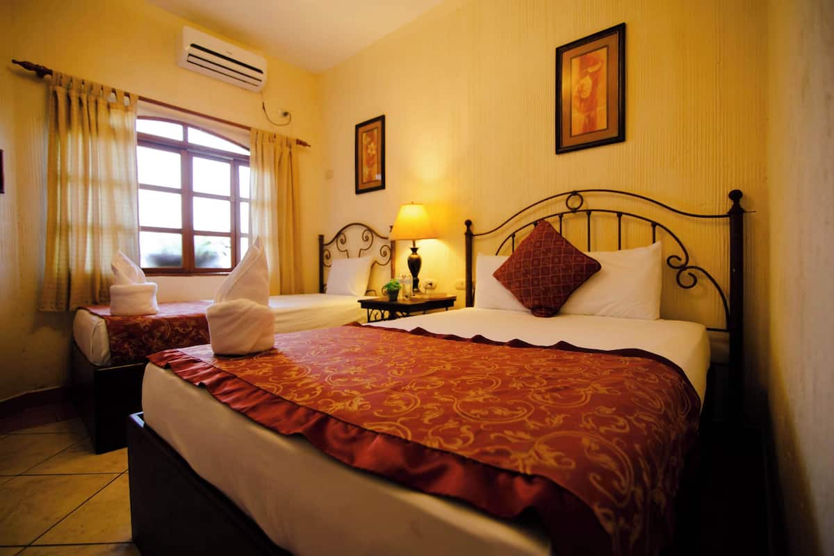 Comfort Double Room | Desk, WiFi (free)