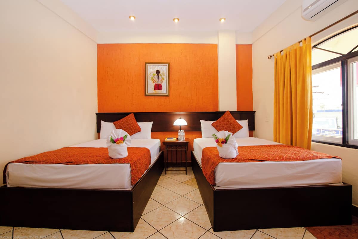 Comfort Quadruple Room | Desk, WiFi (free)