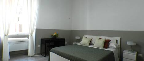 2 soverom, strykejern/-brett, wi-fi og sengetøy