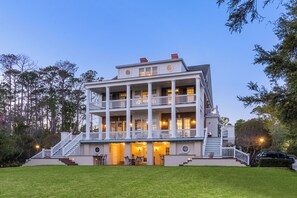 Exterior - Southern Splendor Luxury home, 5 acres, private pool & hot tub, boat dock (Newport)
