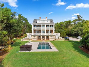 Exterior - Southern Splendor Luxury home, 5 acres, private pool & hot tub, boat dock (Newport)