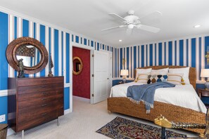 6 bedrooms, desk, iron/ironing board, free WiFi - Southern Splendor Luxury home, 5 acres, private pool & hot tub, boat dock (Newport)