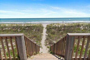 Beach - Oceanfront Luxury | Pool & Hot Tub | Pet Friendly | Amazing Views (Emerald Isle)