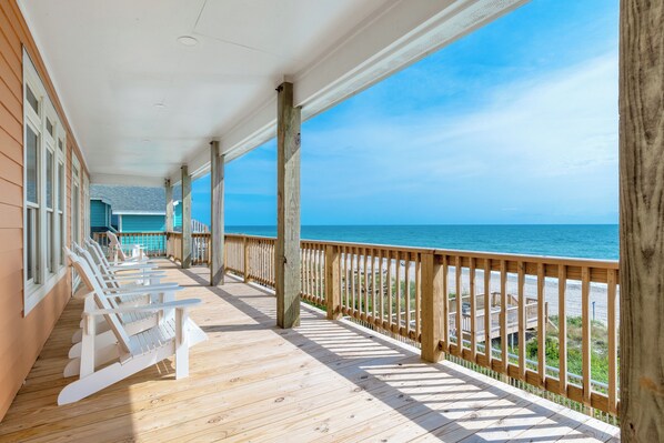 Terrace/patio - Oceanfront 8 Bedroom/6.5 Bath Home: Elevator, Gourmet Kitchen, Pool, Hot Tub, St (Emerald Isle)