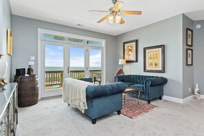 Smart TV - Oceanfront 8 Bedroom/6.5 Bath Home: Elevator, Gourmet Kitchen, Pool, Hot Tub, St (Emerald Isle)
