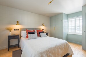 2 Schlafzimmer, Schreibtisch, Bügeleisen/Bügelbrett, WLAN