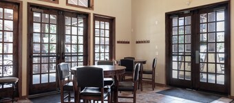 3-BR Modern Mountain Bliss w/ Pool, Gym & Hot Tub