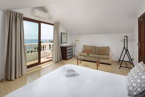 5 slaapkamers, een strijkplank/strijkijzer, wifi, beddengoed