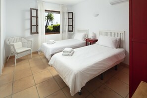 5 bedrooms, iron/ironing board, WiFi, bed sheets - Villa Playa - Spacious 5 Bedroom Beachside Villa in Mijas Costa with Pool & AC (Mijas Costa)