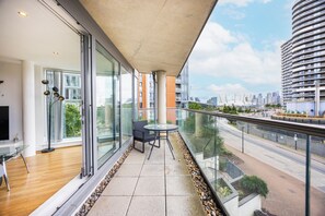 Terrace/patio - Ross Corner 3 Bed Executive Apartment at ExCel (London)