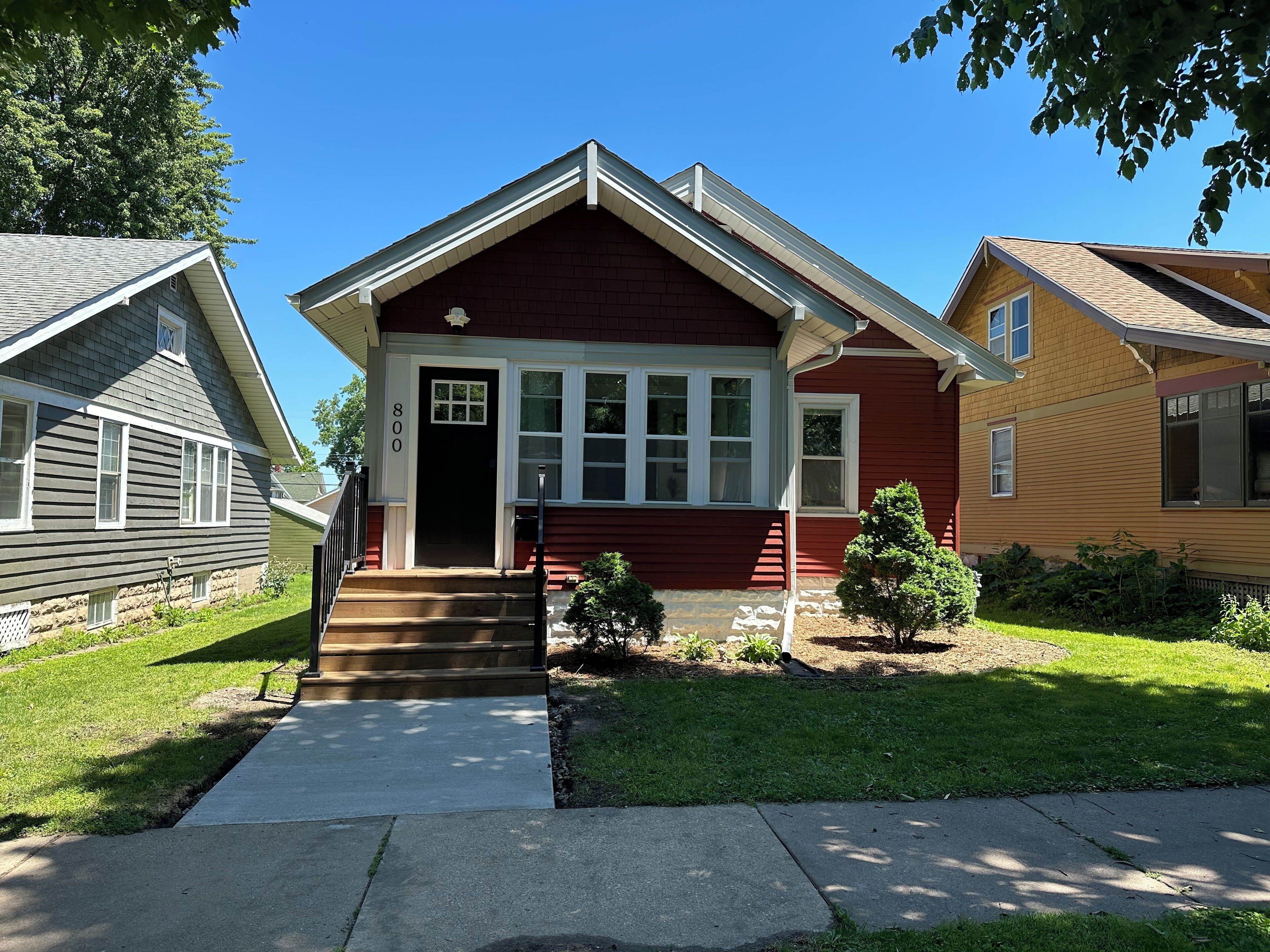 3-bedroom house, recently remodeled near downtown Saint Paul. Close to airport.