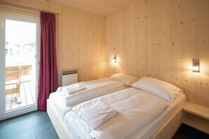 4 bedrooms, free WiFi, bed sheets