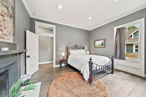 2 室のベッドルーム、アイロン / アイロン台、WiFi、ベッドシーツ