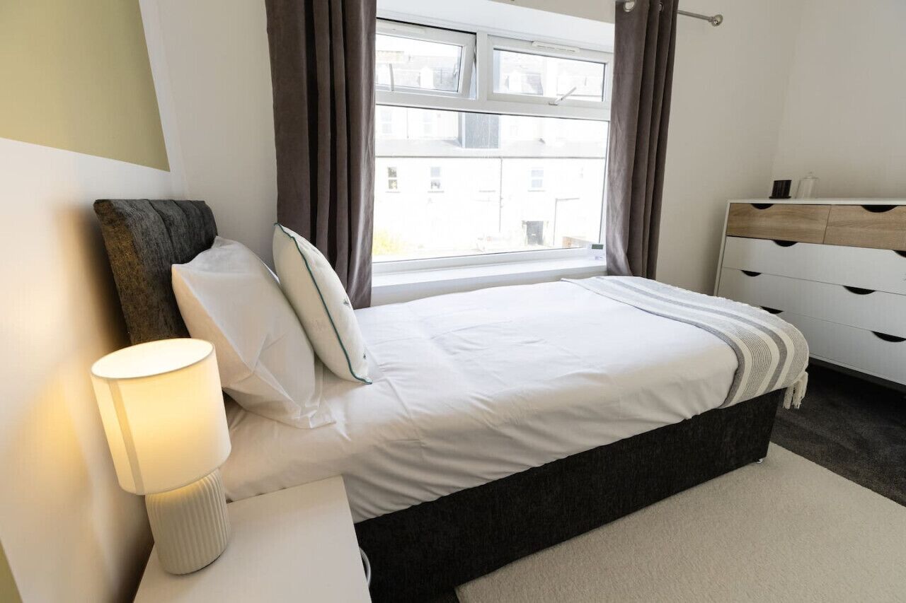 2 bedrooms, iron/ironing board, travel cot, free WiFi