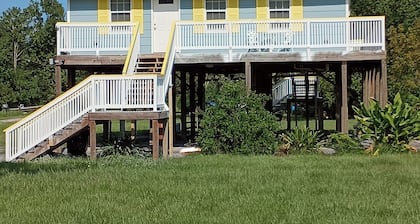 Butsy's Fish Camp is a Cozy 3-bedroom house. Close to the BEST fishing in LA!