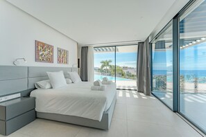 7 habitaciones, escritorio, tabla de planchar con plancha y wifi gratis 