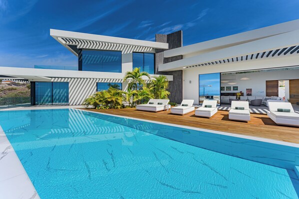 Pool - Incredible luxury villa for an unfrogetable vacation (Adeje)