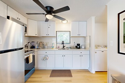 Town of Rehoboth Beach Dog friendly home with W/D & free WIFI