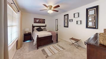 2 habitaciones, escritorio, tabla de planchar con plancha y wifi gratis