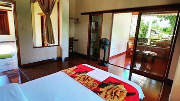 Double Room, River View | Free WiFi