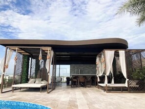 Pool - Dep 1 room, green terrace and view (Tulum)