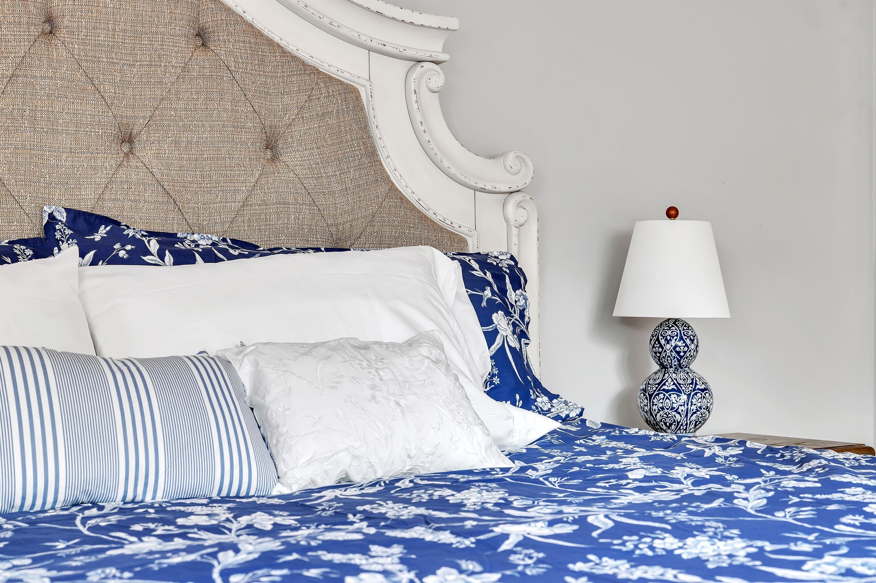 The Travers Grand Mare Victorian |King Bed|Deck|