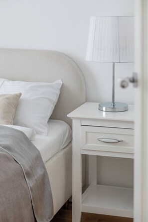 Apartment, 1 Bedroom, Balcony | 1 bedroom, bed sheets - Apartment With Balcony by Renters (Szczecin)