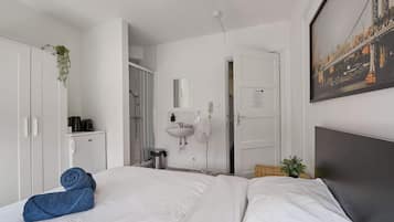 Iron/ironing board, WiFi