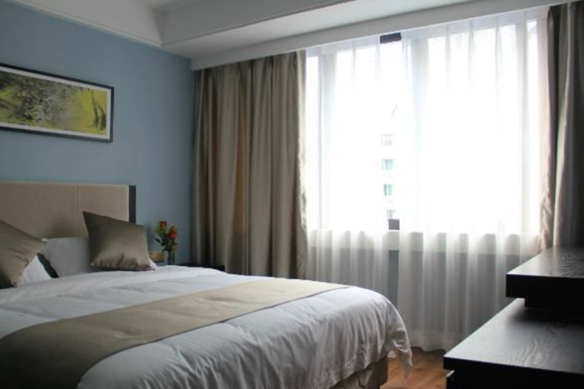 Basic Queen Room