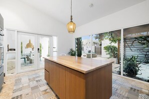 7 bedrooms - Coralina Villa 7 bed 6 Bath Pool By Marriott-ritz (Noord)