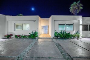 Villa | 7 bedrooms - Coralina Villa 7 bed 6 Bath Pool By Marriott-ritz (Noord)