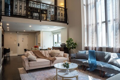 Duplex Penthouse at Historic Mansfield Residence, City Views & Luxury