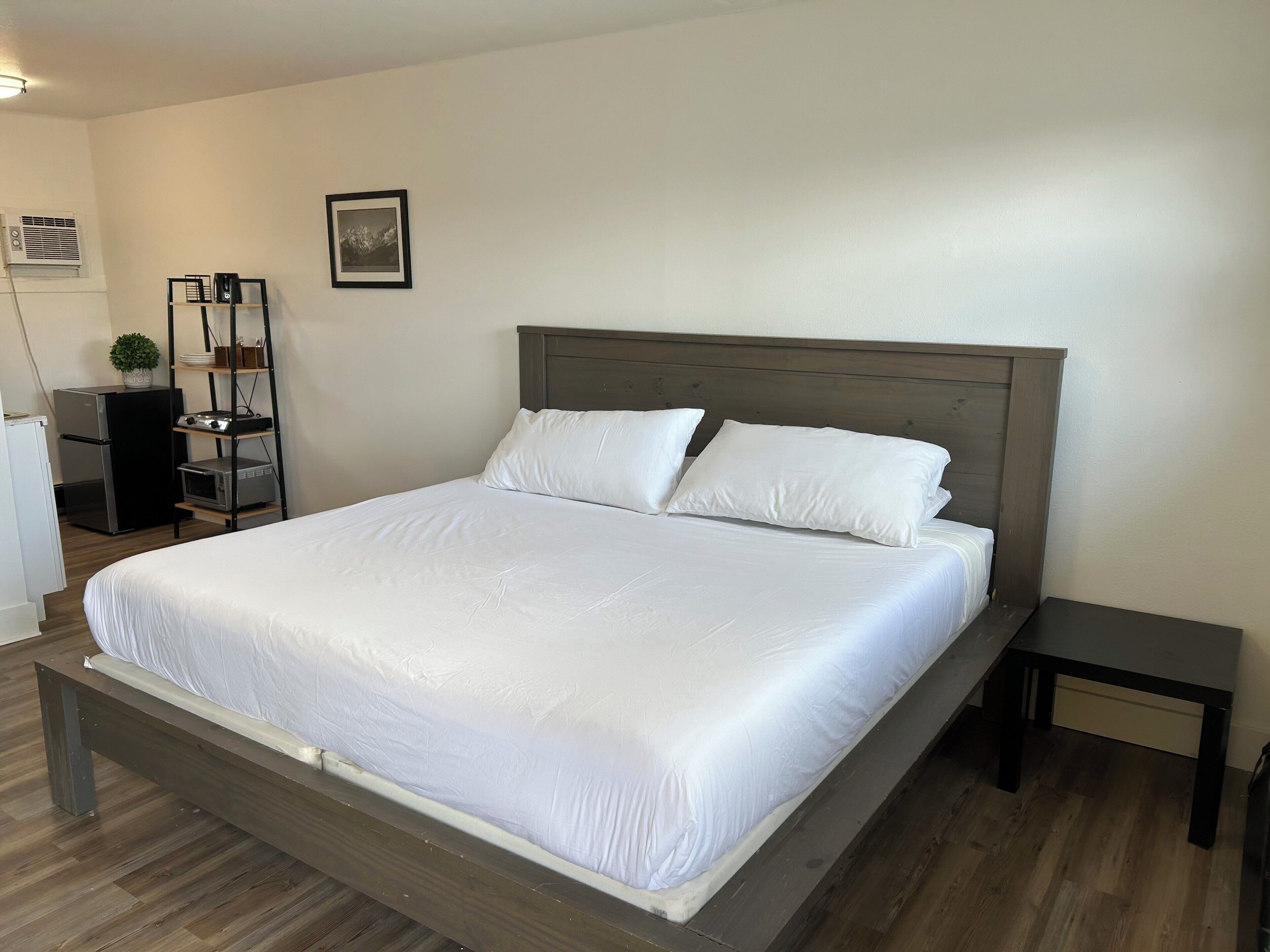 Premier Studio Suite | Free WiFi