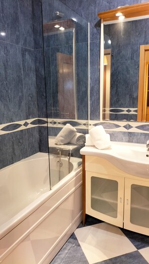 House, Smoking | 2 bedrooms