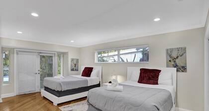 Casa Ria 7BR Luxury House Private Pool Near Aventura Mall