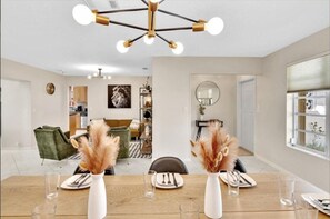 House | 3 bedrooms, desk, Internet - Casa Maya 3BR Home With Pool Near Hard Rock Casino (Hollywood)