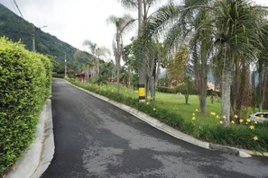 Property grounds - Casa Familiar y Naturaleza in Private Parcelación (Antioquia)