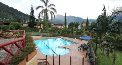 Casa Familiar y Naturaleza in Private Parcelación