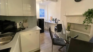 Apartment | Private kitchen - Central London Cozy Apartment With 2 Bedrooms (London)