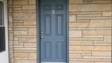 Standard Suite, 1 King Bed | Exterior detail