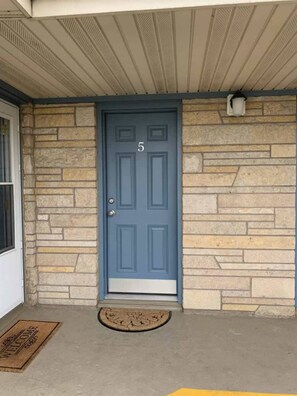 Standard Suite, 1 King Bed | Exterior detail - Lakeside Motel (Ashland)