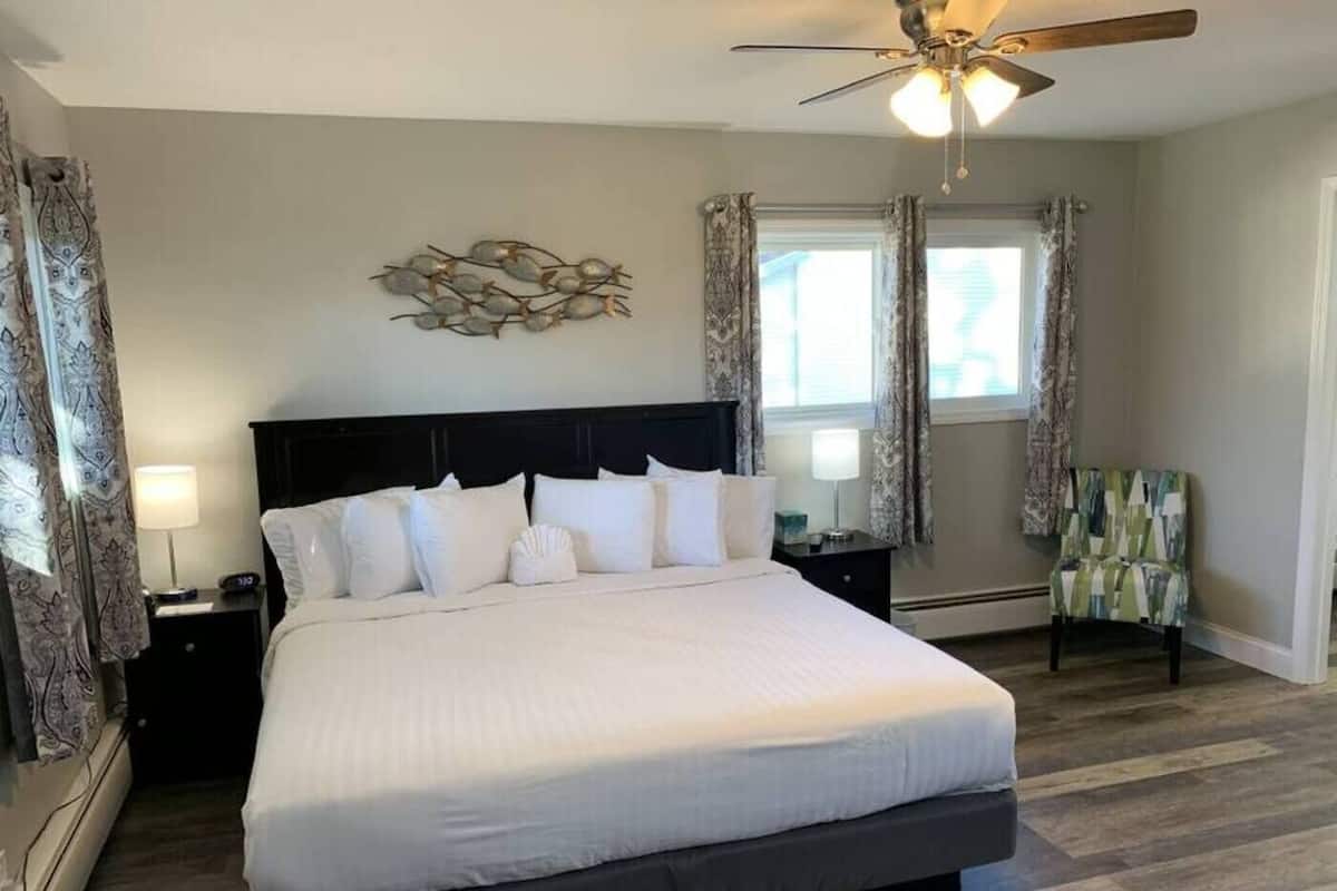 Standard Room, 1 King Bed