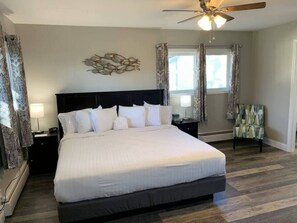 Standard Room, 1 King Bed - Lakeside Motel (Ashland)
