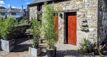 Grade 2 Listed Lakeland Bothy & Sauna in Caldbeck